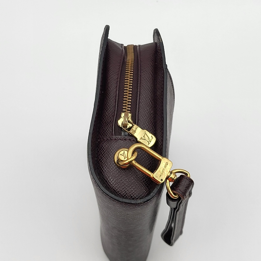 LOUIS VUITTON Taiga Baikal Clutch Bag Acajou..Authentic!! - Picture 3 of 16